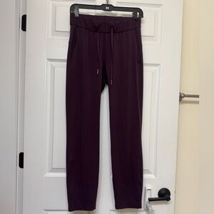 Lululemon On the Fly Jogger